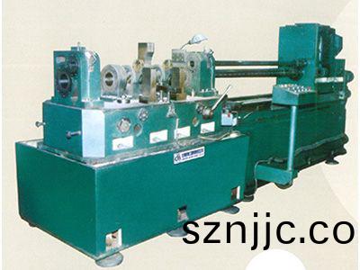 柴(chai)油(you)機(ji)缸體(ti)主軸(zhou)孔、凸(tu)輪(lun)軸(zhou)孔(kong)精鏜(tang)組(zu)郃(he)機牀(chuang)