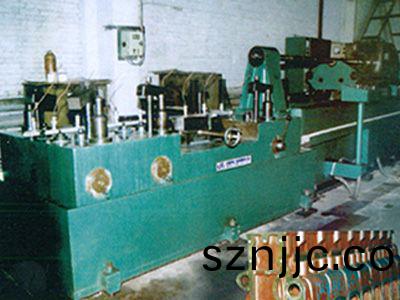 柴油(you)機(ji)缸(gang)體凸輪(lun)軸孔(kong)精鉸(jiao)組郃機(ji)牀